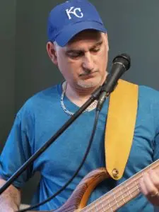 Dan Franck-Bass, Vocals