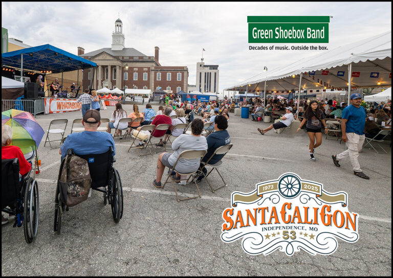 Carousel-SantaCaligon Crowd